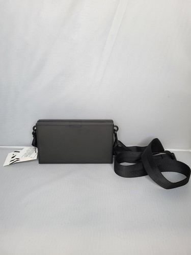 Zara WOMAN BLACK RIGID CELL PHONE CASE USED