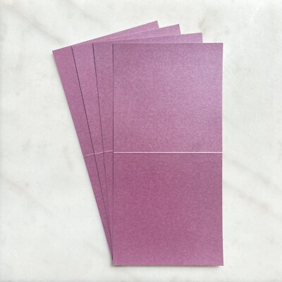 25 x perlmuttquadratische Kartenrohlinge 12,5 cm x 12,5 cm/288 GSM - Pflaume lila