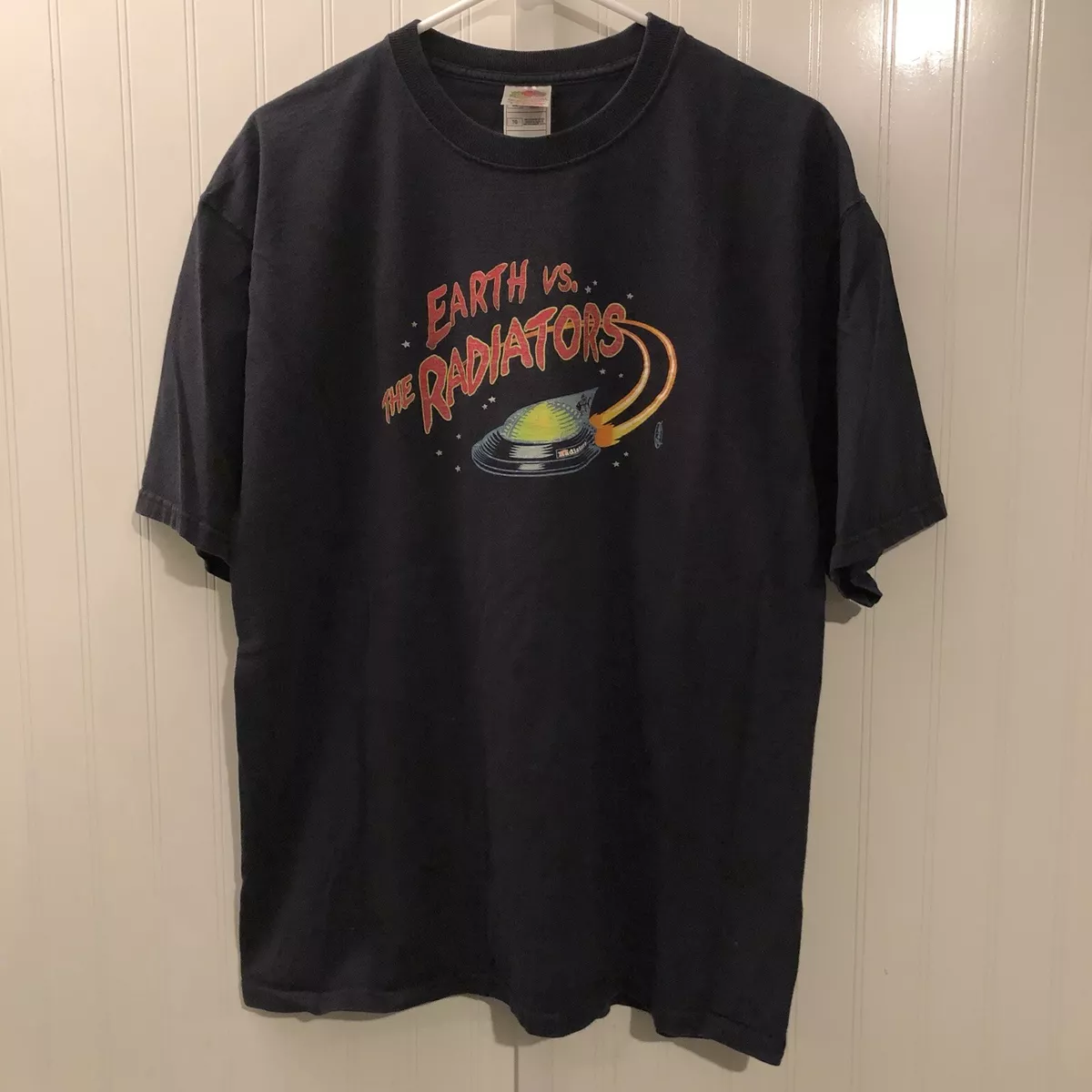 Vintage 90s The Radiators T Shirt “Earth Vs Radiators” Fish Head Music XL  RARE