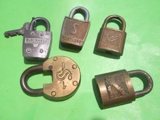 5 VINTAGE ORNATE BRASS SLAYMAKER RUSTLESS PADLOCK LOCK 1 WITH SKELETON KEY USA