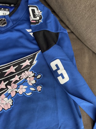 Tom Wilson Maglia Blu Fiori di Ciliegio Capitals Uomo Taglia (52) Large RARA - Foto 7 di 8