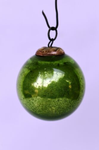 Antique Kugel Ornaments Green Glass Ball Mercury Brass Cap Christmas X-Mass "419 - Afbeelding 1 van 7