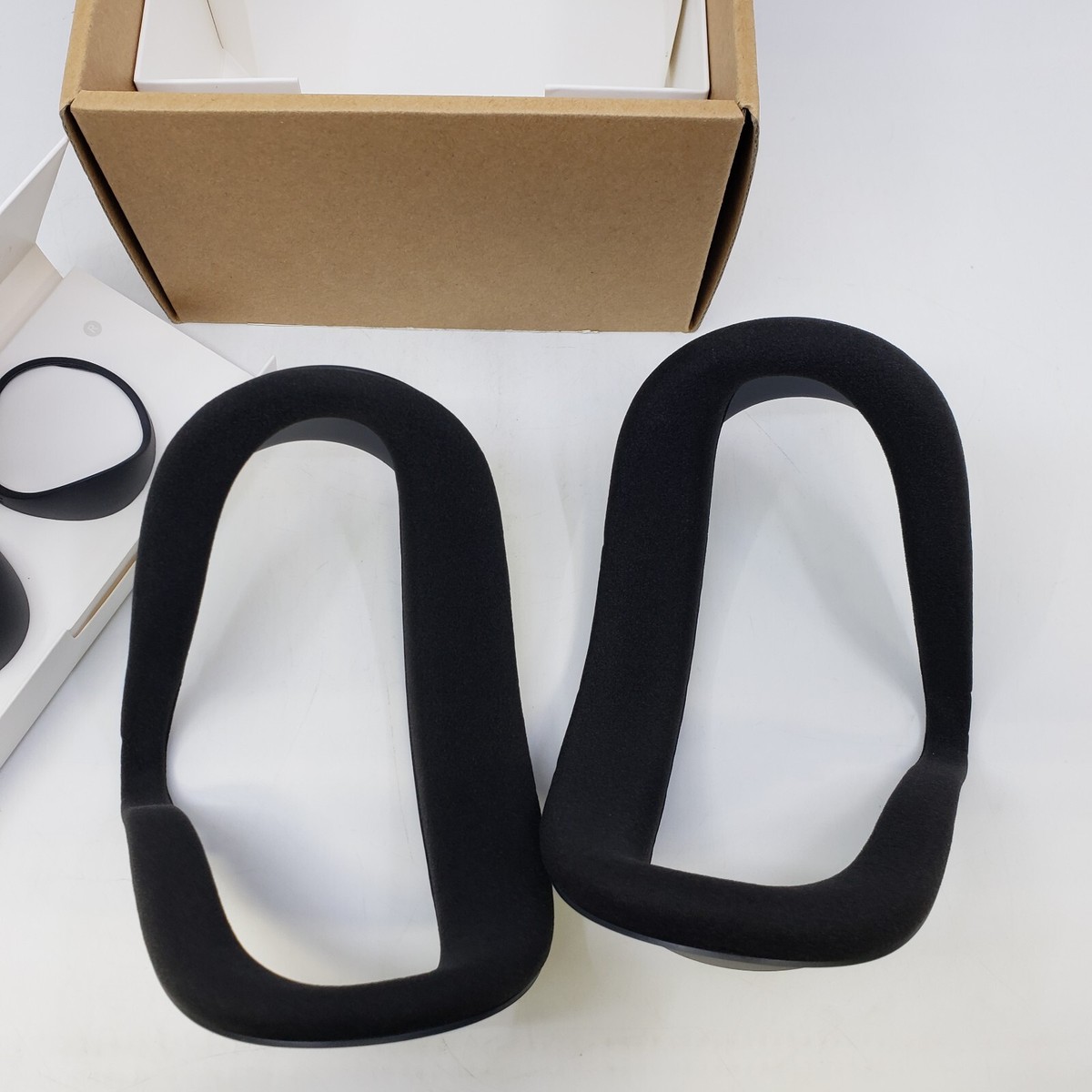 Oculus Quest 2 Fit Pack with Two Alternate-Width Facial Interfaces