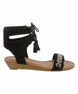 minnetonka black sandals