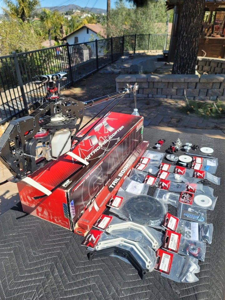 GAUI NX7 700 KIT NUEVO COMPLETO Y BONITO FUSELAJE USADO Y REPUESTOS MÁS NUEVO Foto 2 de 4