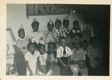 Vintage FOUND BLACK AND WHITE FAMILY PHOTO Snapshot ORIGINAL 43 LA 89 S