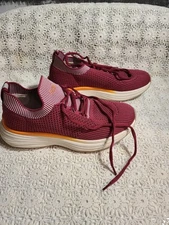 Sofft Knit Sneakers Womens 6.5 Burgundy Casual Preppy Lace Up Shoe