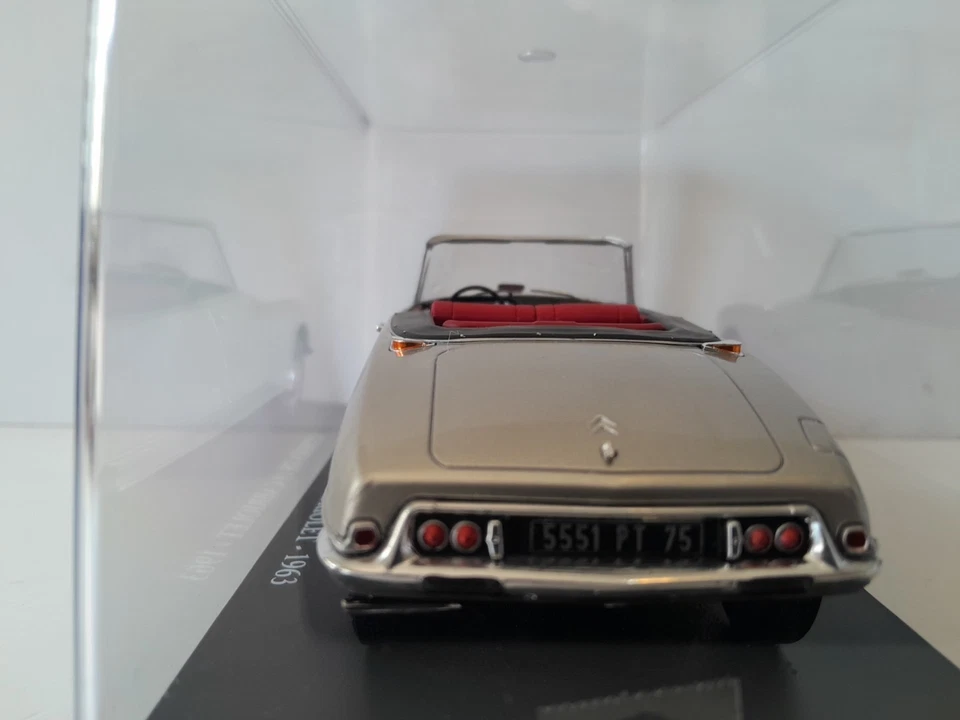R02 1/24 Auto Vintage Citroen DS 19 Cabriolet 1963 Hachette DeAgostini Centauria - Immagine 4 di 4