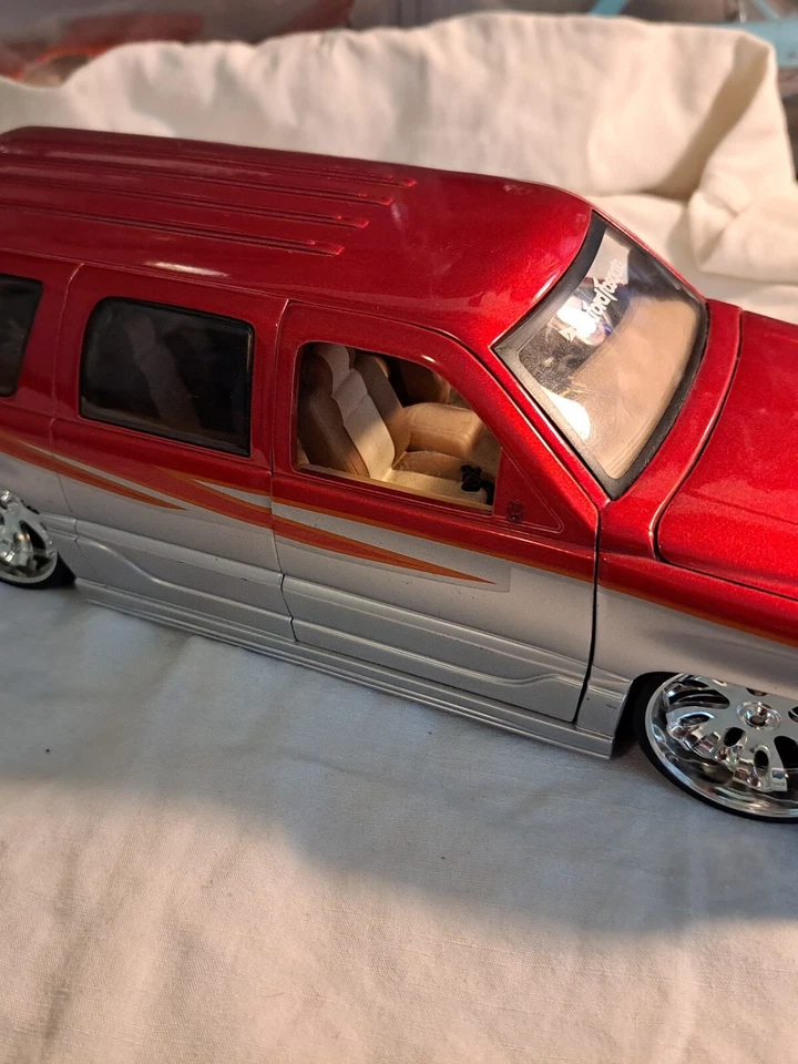  MUY RARO YUKON DENALI escala 1:18 Jada Toys DUB CITY GMC  Foto 2 de 4