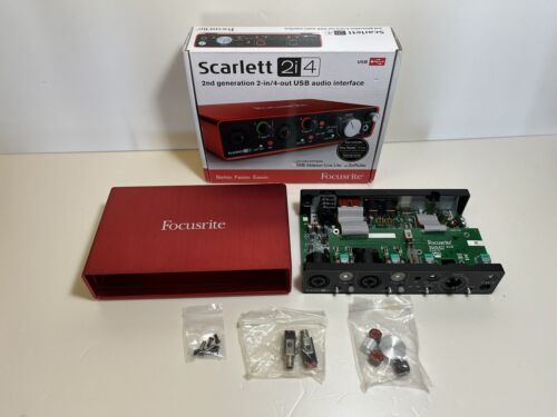 Focusrite Scarlett 2i4 (2. Gen) USB Audio Interface Studio Aufnahme - Bild 1 von 5
