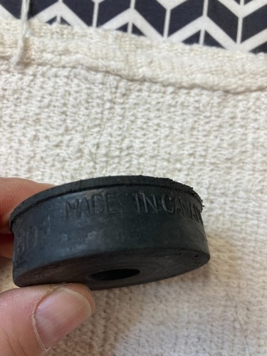 1973-88 GM A and G Body Upper Body Bushing GM # 377801 - Foto 7 di 14