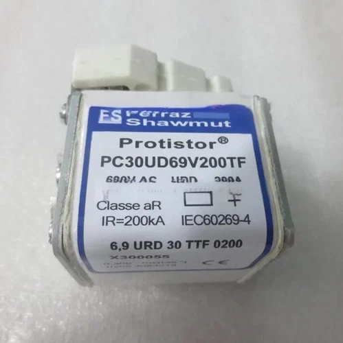 1PZ Nuovo Y300056 PC30UD69V250TF Fusibile 690V AC 250A Fusibile - Foto 1 di 1