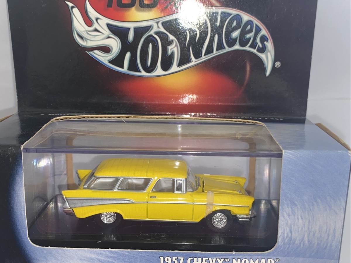 100% ホットウィール 1957 CHEVY NOMAD サイン入り Hot Wheels 100% 1957 CHEVY NOMAD - Yellow in Display Case! slite