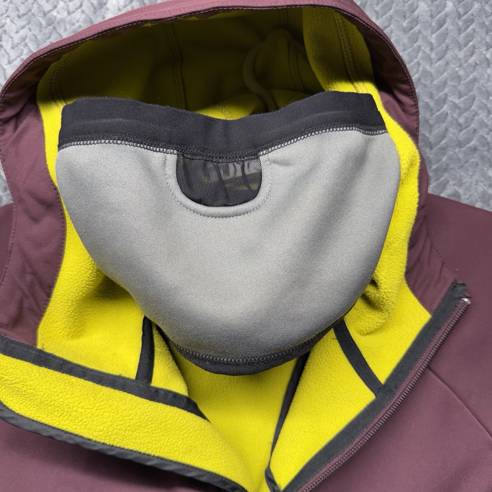 Loki Women’s Softshell Jacket Medium Burgundy Fle… - image 8