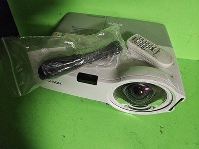 Epson PowerLite 400W 720p HD WXGA 3 LCD Projector various hours