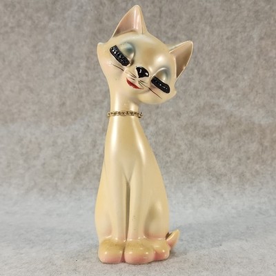 Japanese Chase  eyelash Cat Figurine 