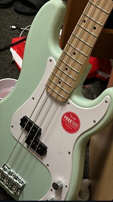 Squier Sonic Precision Bass Limited-Edition Surf Green