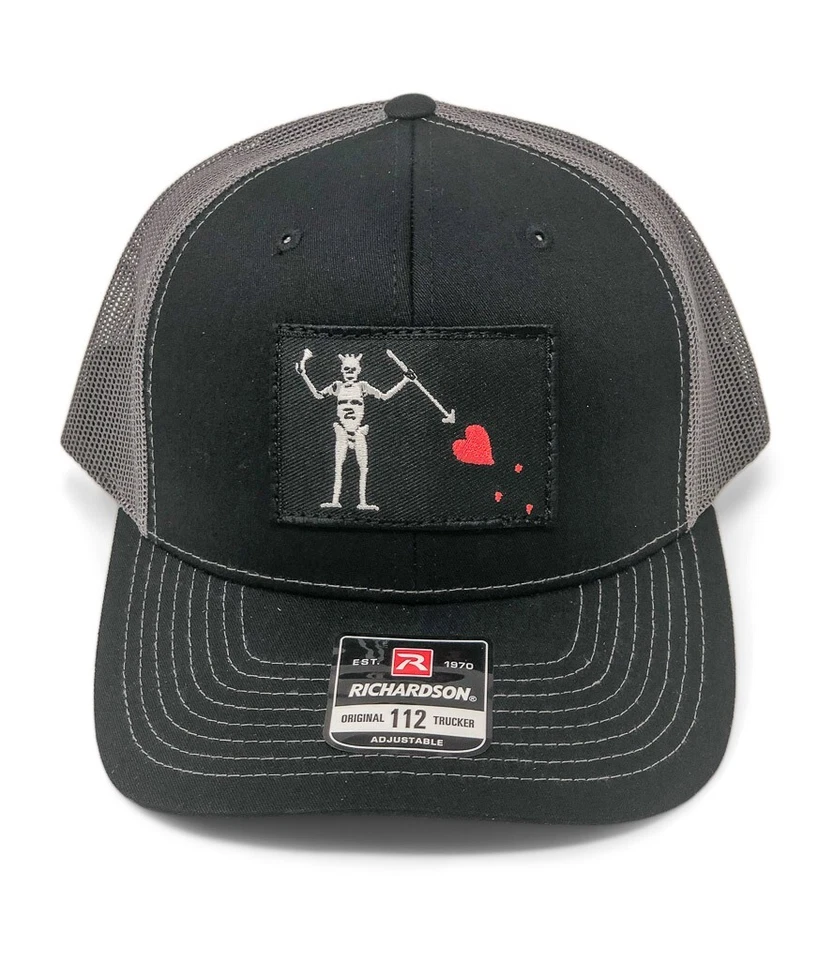 Sombrero con parche de bandera de Barbanegra | Richardson 112 | Sombrero Edward Teach Foto 2 de 2