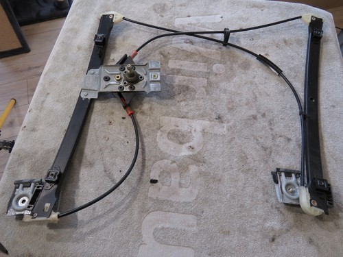 VW Golf 3 III Fensterheber mechanisch VR vorne rechts 1H0837402B