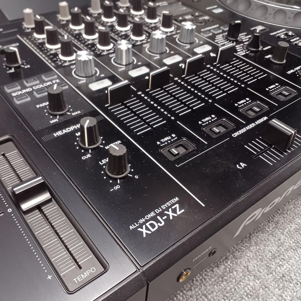 Pioneer DJ XDJ-XZ Professional All-in-One DJ System - Black with