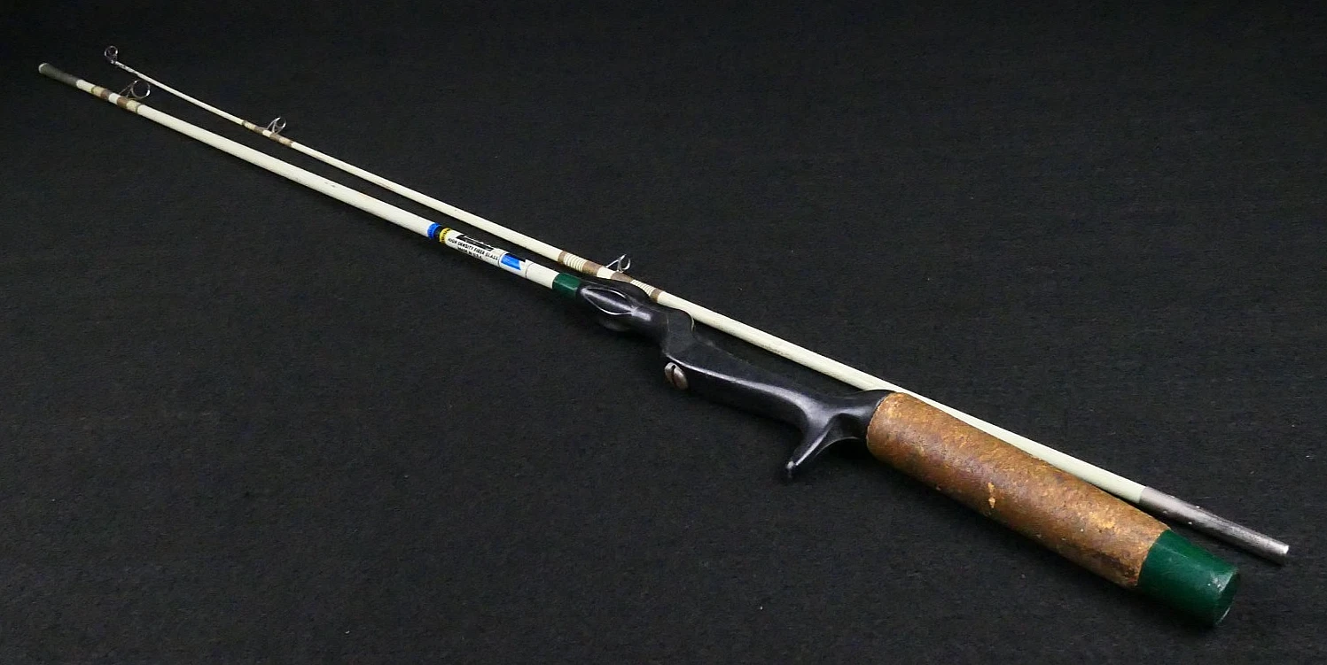 Zebco Vintage 4040 High Density Fiber Glass 5'6" 2pc Baitcasting Rod