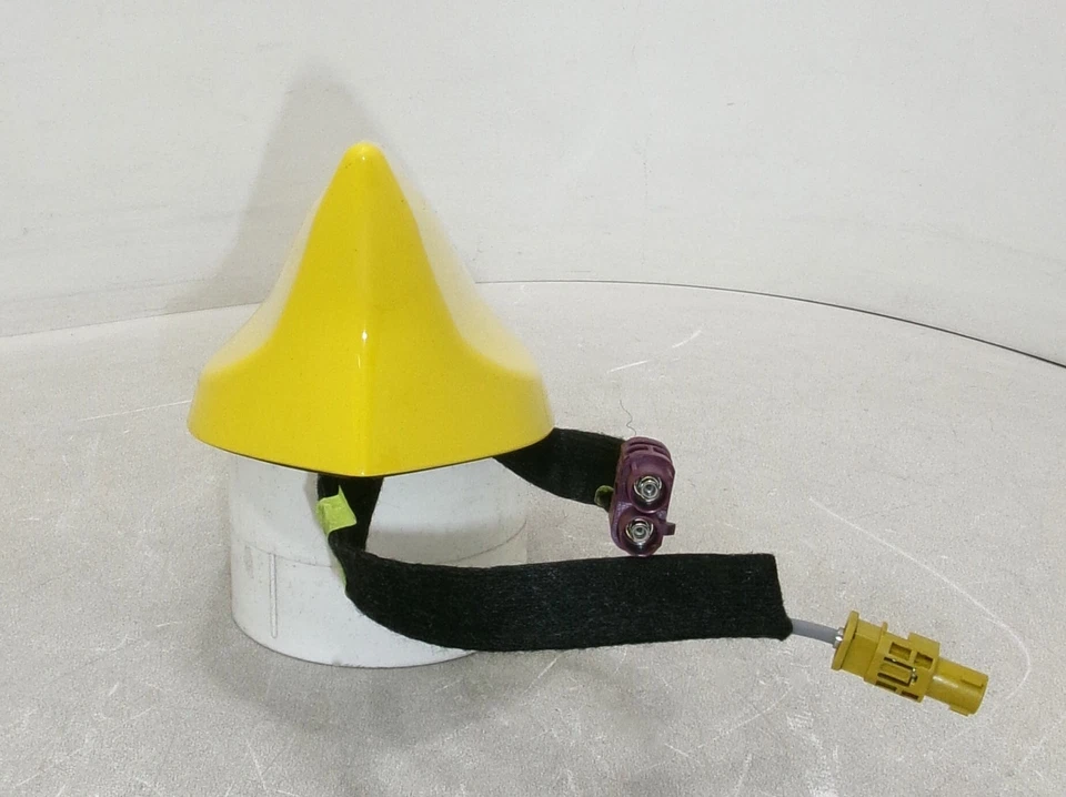 Chevrolet Camaro SS 2016 antena de radio montaje en maletero 41 k OEM Foto 4 de 4