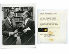 o58 medical science 1968 photo Walter Cronkite interviews Jonas Salk inventer po