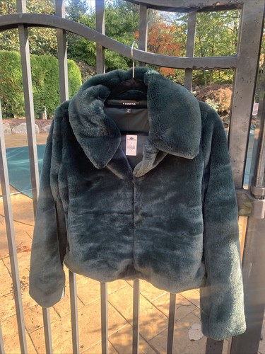 green fur bomber