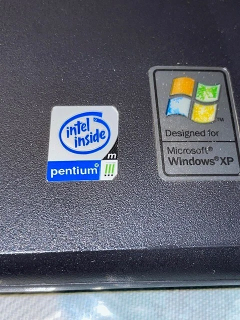 Vintage Dell Latitude C810 Laptop Windows XP DVD/Floppy Serial PORT WORKING - Image 2 of 4