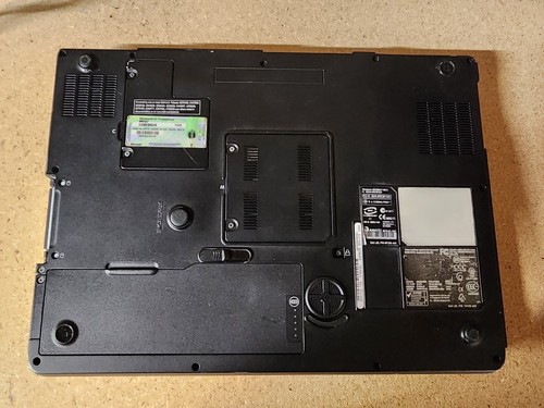 Dell Inspiron 9400 Intel Core Duo 1.66GHz 2GB RAM No HDD/OS Mobility Radeon GPU - Picture 13 of 13