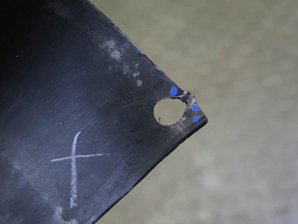 03-06 CHEVROLET SSR FRONT RIGHT DOOR SILL SCUFF PANEL BLACK OEM - Image 4 of 4