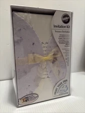 Wilton 50-Pack Invitation Kit Model Pressed Floral Lavender (H)