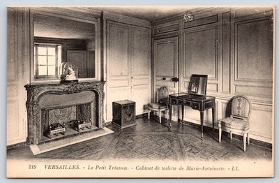 Le Petit Trianon Marie-Antoinette's Cabinet Versailles Vintage Postcard