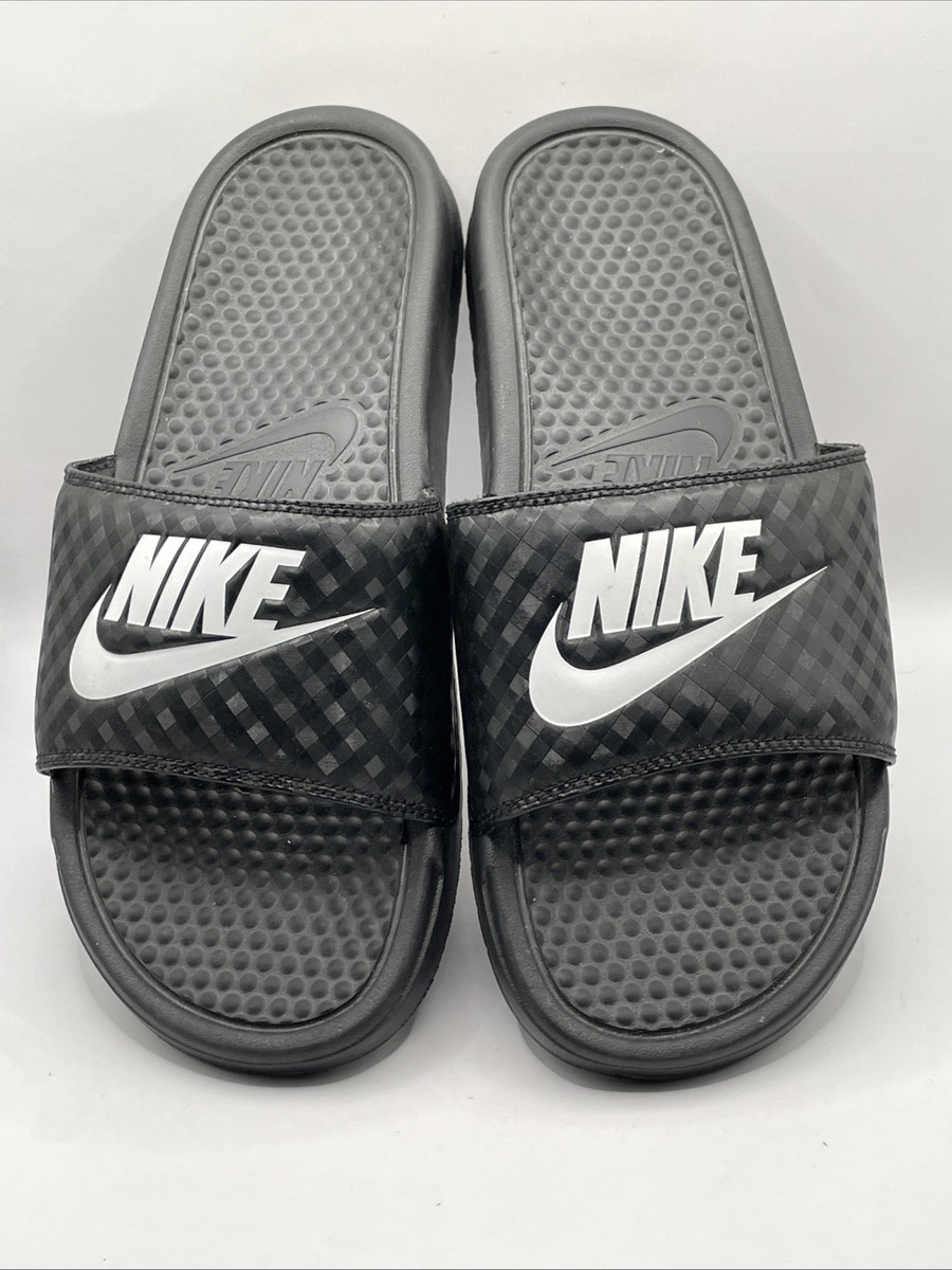 sports direct nike benassi