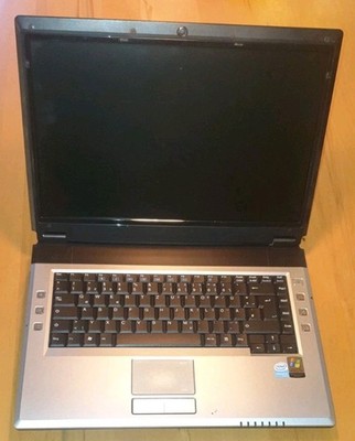 Hyrican Notebook  NOT00932 Model M66S Intel Celeron M 410