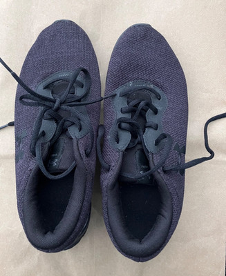 Size 8.5- Under Armour Mojo 2 Triple Black