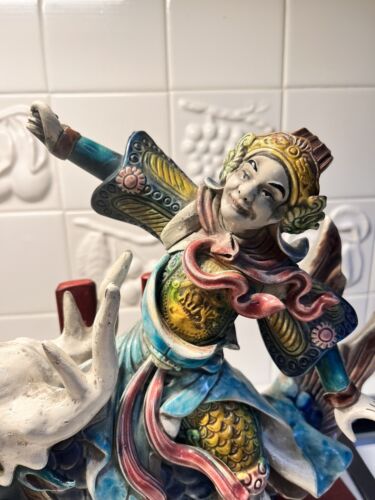 RARE ~ Signed K.Y. LI KOJI~ Chinese Antique ROOF TILE Smiling Warrior With Stand - Picture 2 of 12
