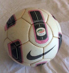 nike total 90 tracer ball