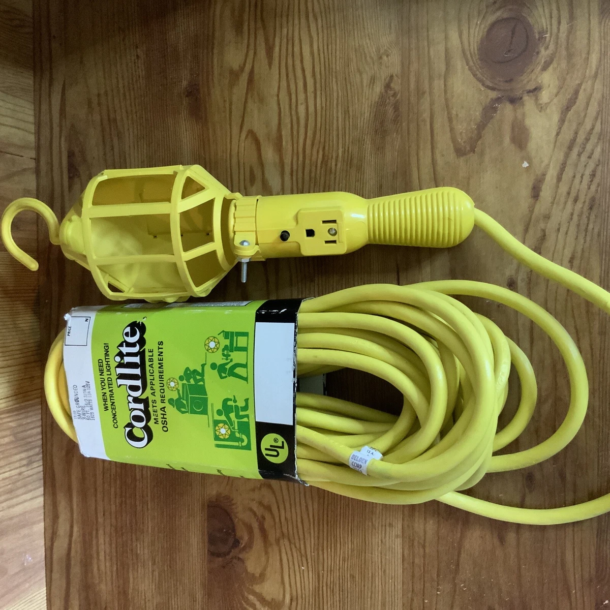 Portable Hand Lamp with 50ft. Cord Handle High Impact Long Life Lamp Guard