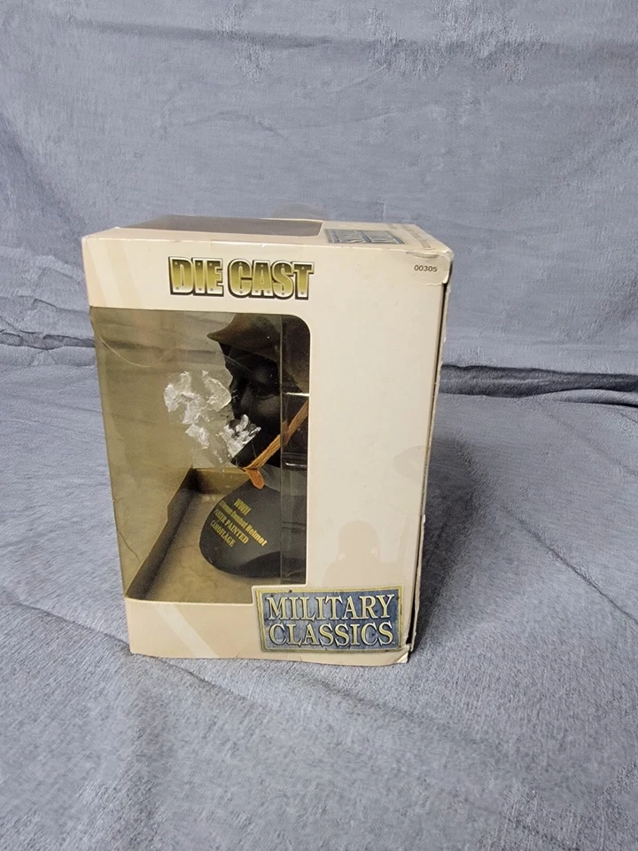 Gearbox Toys Military Classics Combat Helmet WWII Luftwaffe Ground Division 1:4 - Image 2 of 4