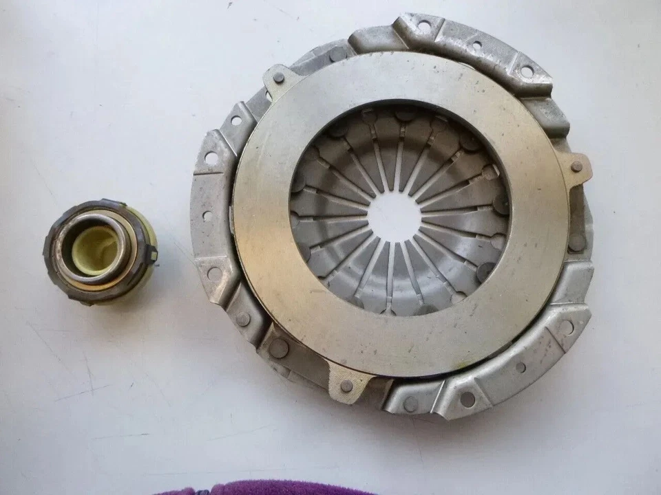 Placa de presión para embrague FIAT 124 125 131 132 Argenta 1.2 1.3 1.4 1.6 1.7 LUK Foto 4 de 4