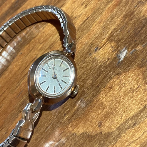 Vintage Timex Ladies Gold Tone Wind Up Watch Works runs keeps time Philippines