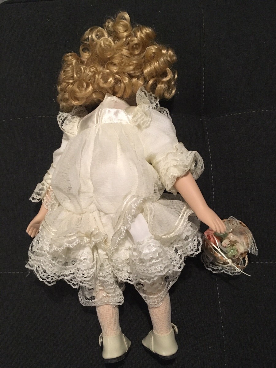西洋人形　ドール　Patty　Court of Dolls Court Of Dolls 15” Porcelain Doll 2985/5000 Excellent