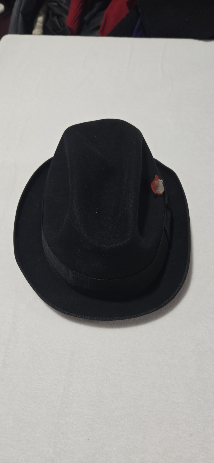 Royal Stetson Black Hat with black band red feather Mens 7 1/8 Fedora felt VTG