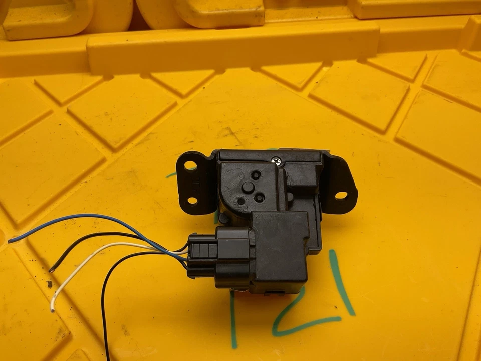 Hyundai Tucson GLS 2010-2013 puerta levadiza puerta trasera maletero tapa pestillo bloqueo actuador OEM Foto 2 de 4