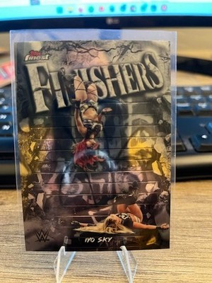 2025 Topps Finest WWE Raw Iyo Sky Finishers base fns-is