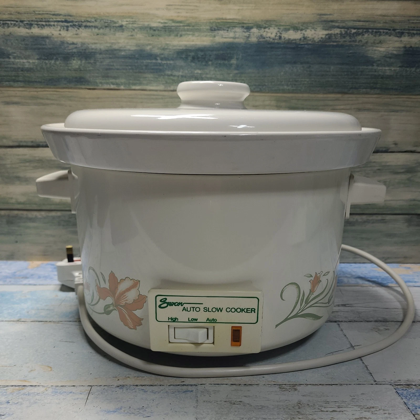 Swan Ceramic Auto Slow Cooker 2.5L - Model:P62 In Beige - Used/Working.