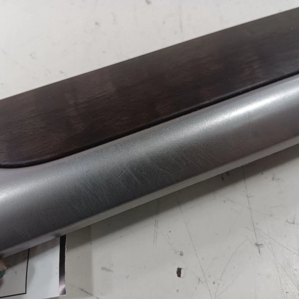 Tapicería de tablero lateral izquierdo Subaru Outback Legacy Driver {S18007930} 2018 2017 2016 Foto 3 de 4