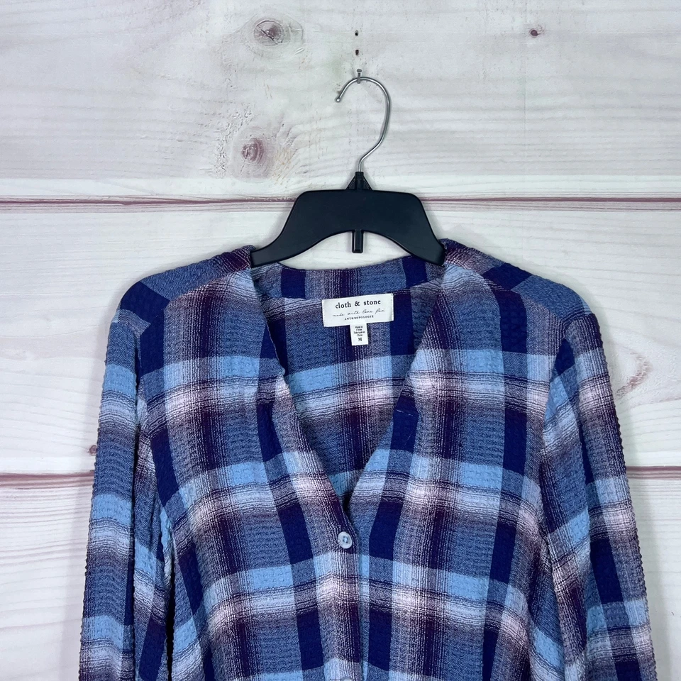 布和石头上衣女式 M 紫色蓝色纽扣衬衫绑带腰纹理针织 — 第 2/4 张图片
