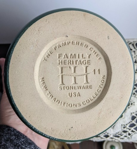 Pampered Chef Family Heritage Stoneware with Plastic Liner Green Color feb22 - Picture 9 of 11